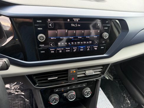 Certified 2023 Volkswagen Taos SE w/ Black Wheel Package FWD image 12