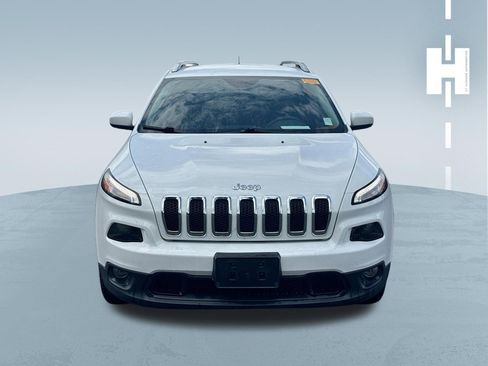 Used 2016 Jeep Cherokee Latitude w/ Cold Weather Group AWD/4WD image 2