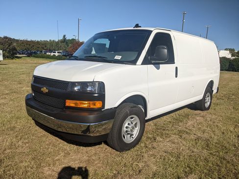 New 2025 Chevrolet Express 2500 w/ Driver Convenience Package image 5