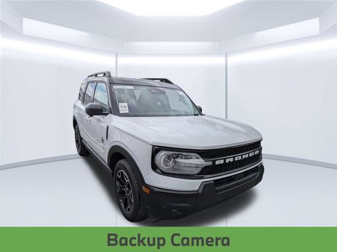 Used 2025 Ford Bronco Sport Outer Banks w/ Outer Banks Tech Package+ AWD/4WD image 3