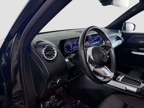 Used 2024 Mercedes-Benz GLB 250 image 23