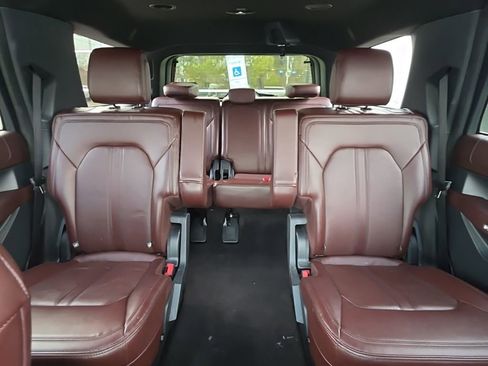 Used 2022 Ford Expedition Limited image 12