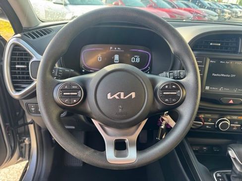 Certified 2025 Kia Soul LX image 22