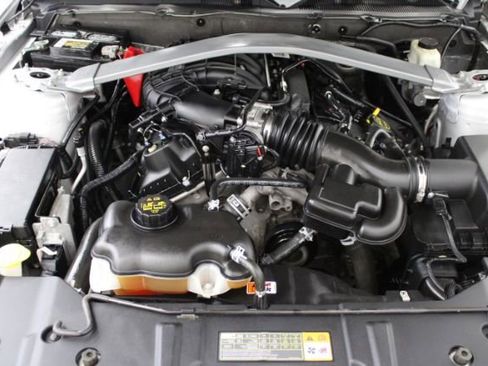 Used 2014 Ford Mustang Convertible w/ Equipment Group 102A RWD image 22