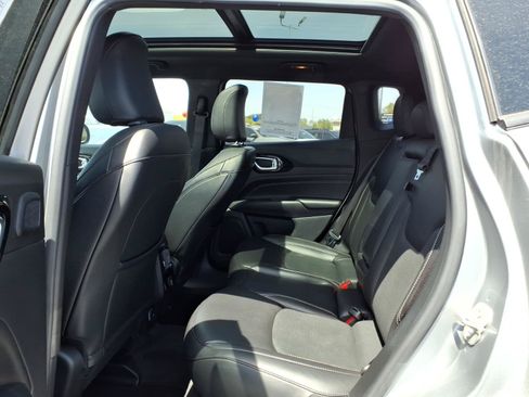 Used 2023 Jeep Compass High Altitude AWD/4WD image 11
