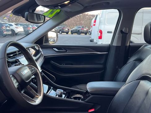 Used 2022 Jeep Grand Cherokee Limited 4xe image 23