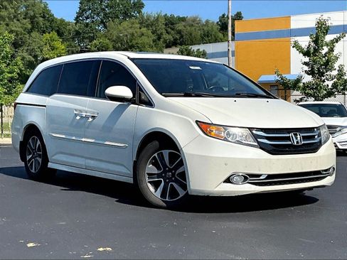 Used 2016 Honda Odyssey Touring Elite image 2