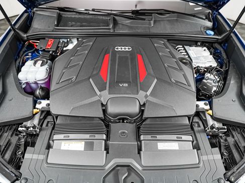 New 2026 Audi SQ8 Premium Plus AWD/4WD image 3