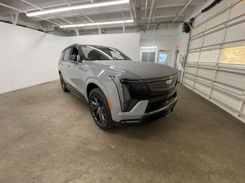 Certified 2026 Cadillac Escalade IQL Sport 1 w/ LPO, ONYX Package image 8