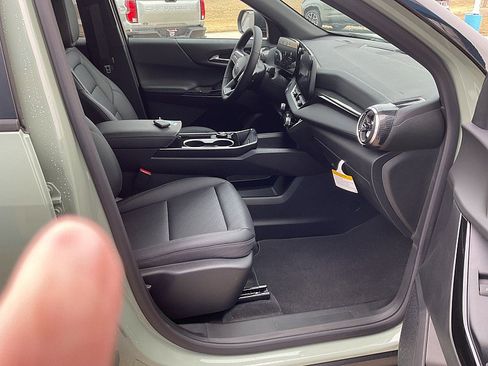 New 2026 Chevrolet Equinox LT w/ Convenience Package II image 20