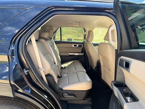 Certified 2022 Ford Explorer XLT w/ Equipment Group 202A AWD/4WD image 27