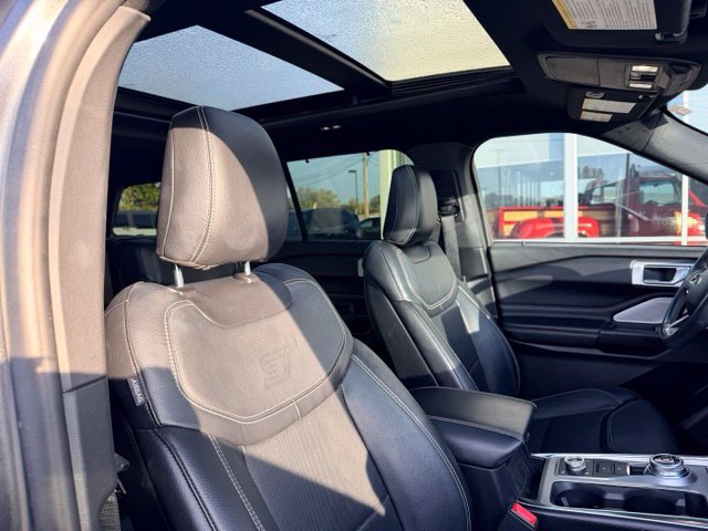 Used 2020 Ford Explorer ST w/ ST Street Pack AWD/4WD image 4