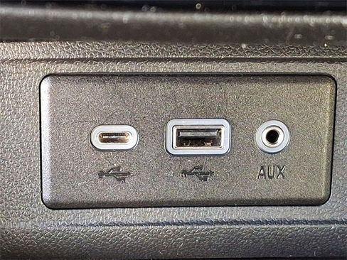 Used 2021 Buick Encore GX Select image 25