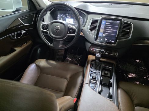 Used 2019 Volvo XC90 T6 Momentum w/ Advanced Package image 16