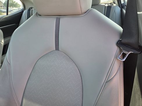 Used 2022 Toyota Camry XLE FWD image 14