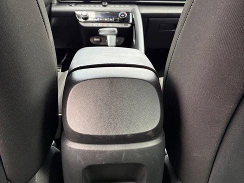 Used 2025 Hyundai Elantra SEL FWD image 15