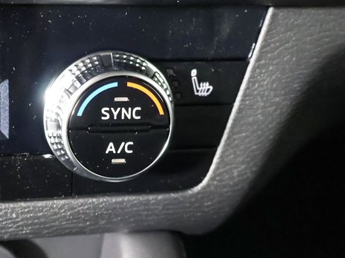 New 2025 Mitsubishi Outlander SE image 54