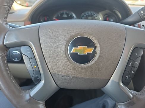 Used 2011 Chevrolet Suburban LT image 15