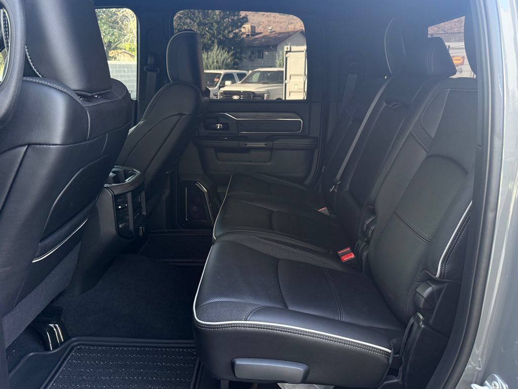 Used 2026 RAM 3500 Limited AWD/4WD image 36