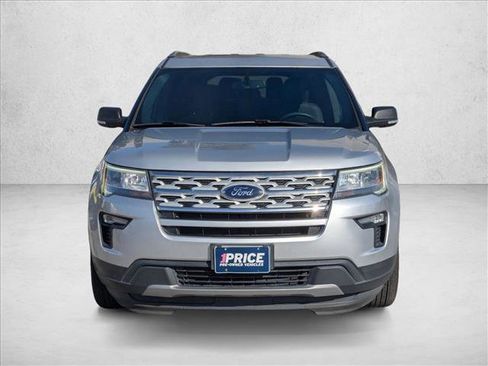 Used 2019 Ford Explorer XLT w/ Equipment Group 201A image 2