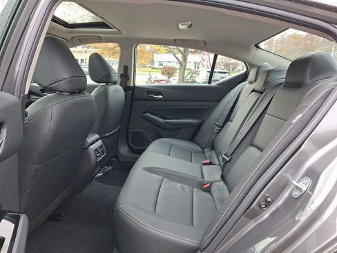New 2025 Nissan Altima 2.5 SL AWD/4WD image 8