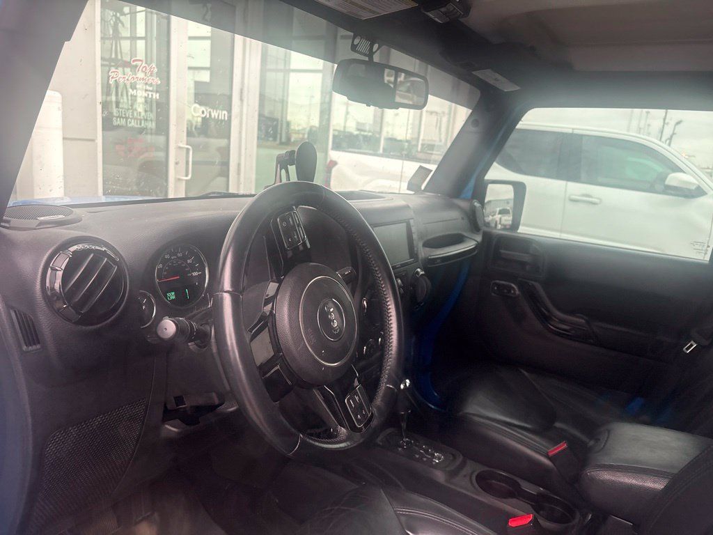 Used 2015 Jeep Wrangler Unlimited Sahara AWD/4WD image 10