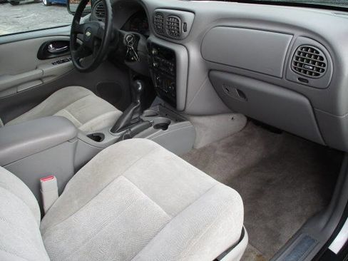 Used 2005 Chevrolet TrailBlazer LS w/ LS Preferred Equipment Group image 22