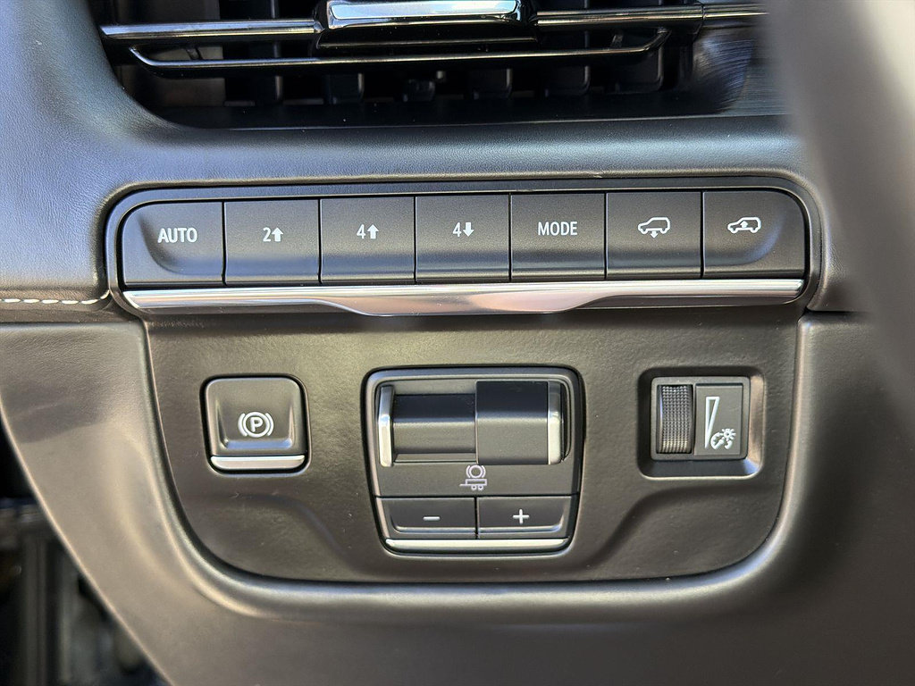 Used 2021 Cadillac Escalade Sport Platinum w/ Heavy-Duty Trailer Package AWD/4WD image 17