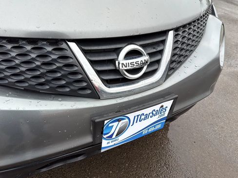 Used 2011 Nissan Juke SL FWD image 24