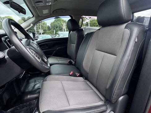 Used 2019 Nissan Titan S w/ S Utility Package image 12