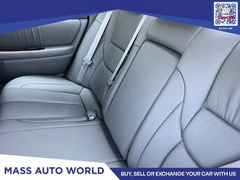 Used 2000 Toyota Avalon XLS FWD image 6