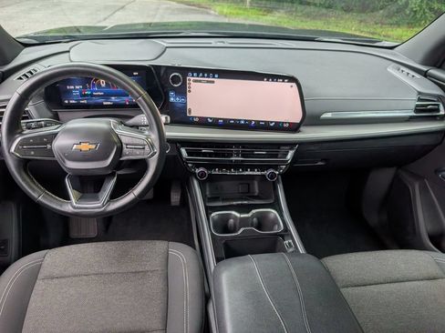 Used 2025 Chevrolet Traverse LT AWD/4WD image 24