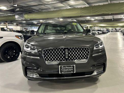 Certified 2024 Lincoln Aviator Black Label w/ Dynamic Handling Package image 6