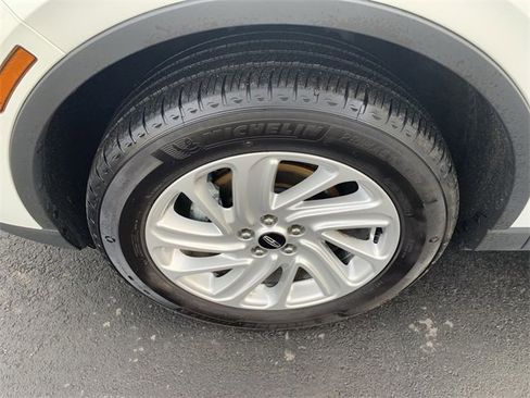 Used 2024 Lincoln Corsair AWD image 33