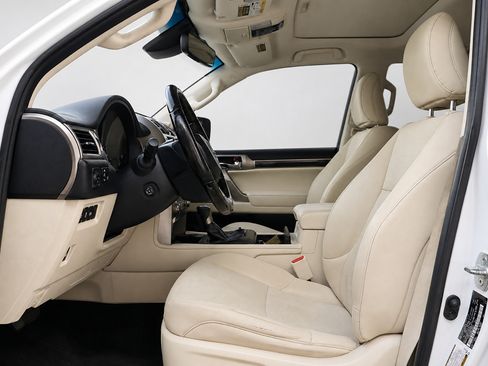 Used 2020 Lexus GX 460 Premium w/ Premium Package AWD/4WD image 28