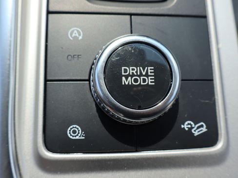 Used 2024 Ford Explorer XLT w/ Equipment Group 202A AWD/4WD image 26