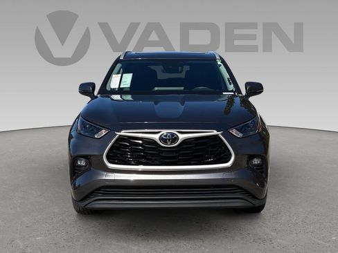 Used 2023 Toyota Highlander XLE image 24