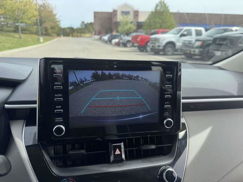 Used 2020 Toyota Corolla LE FWD image 32