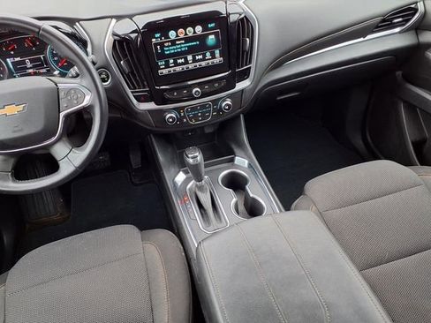 Used 2018 Chevrolet Traverse LT image 11