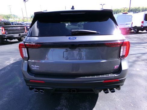Used 2025 Ford Explorer ST AWD/4WD image 8