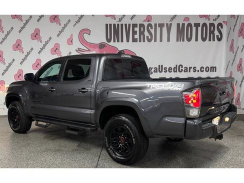 Used 2021 Toyota Tacoma TRD Sport w/ Technology Package image 12