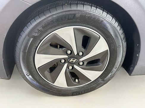 Used 2017 Hyundai Ioniq SEL image 37