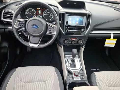 Used 2023 Subaru Forester Premium image 11