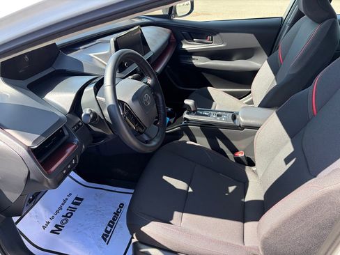 Used 2026 Toyota Prius Plug-In Hybrid image 15