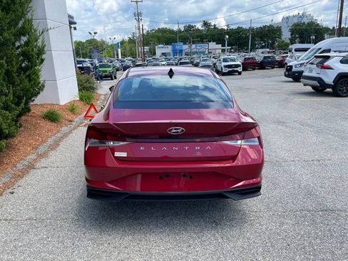 Used 2021 Hyundai Elantra SEL w/ Convenience Package FWD image 8