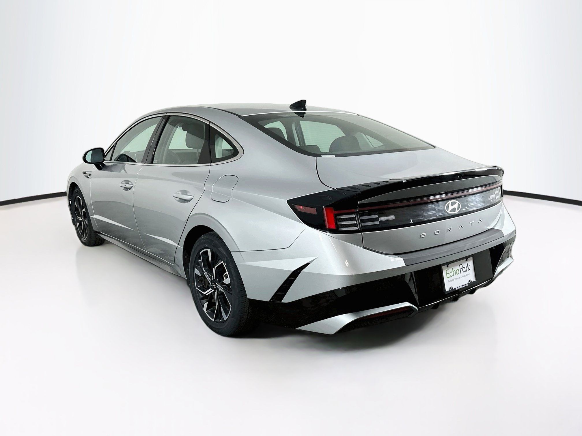 Used 2025 Hyundai Sonata SEL FWD image 5