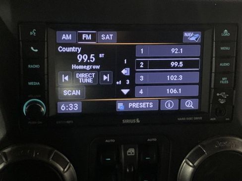 Used 2018 Jeep Wrangler Unlimited Sahara image 7