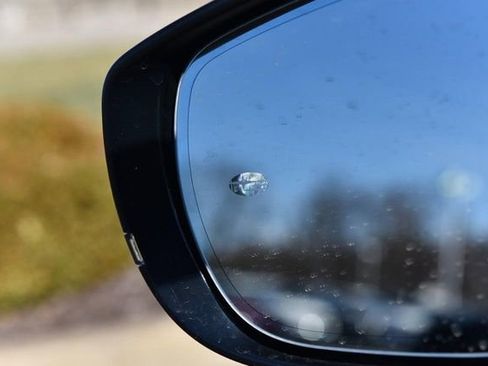 Used 2024 Subaru Crosstrek 2.5i Limited w/ Crosstrek Mirror Package image 10