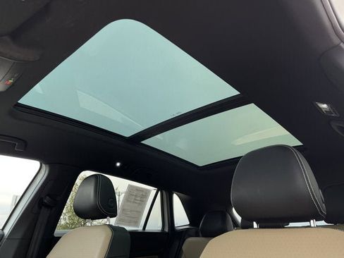 Used 2022 Volkswagen Atlas Cross Sport SE w/ Panoramic Sunroof Package image 15