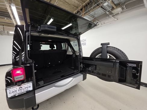 Used 2015 Jeep Wrangler Unlimited Sahara w/ Connectivity Group AWD/4WD image 24